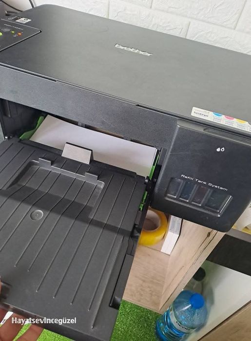 Продавам Принтер