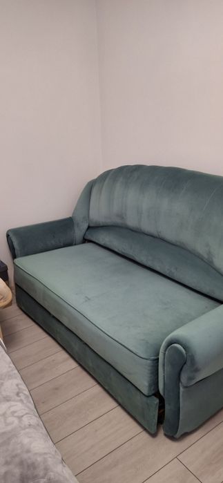 Vand 2 canapele extensibile foarte bune