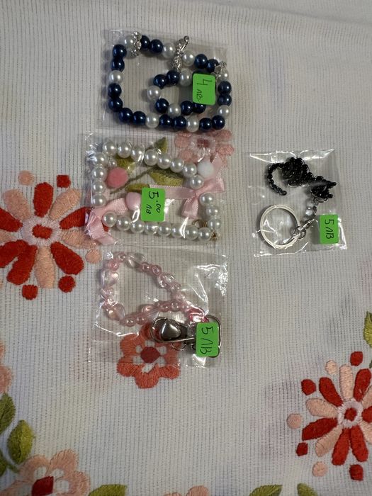 Ръчно изработени гривни