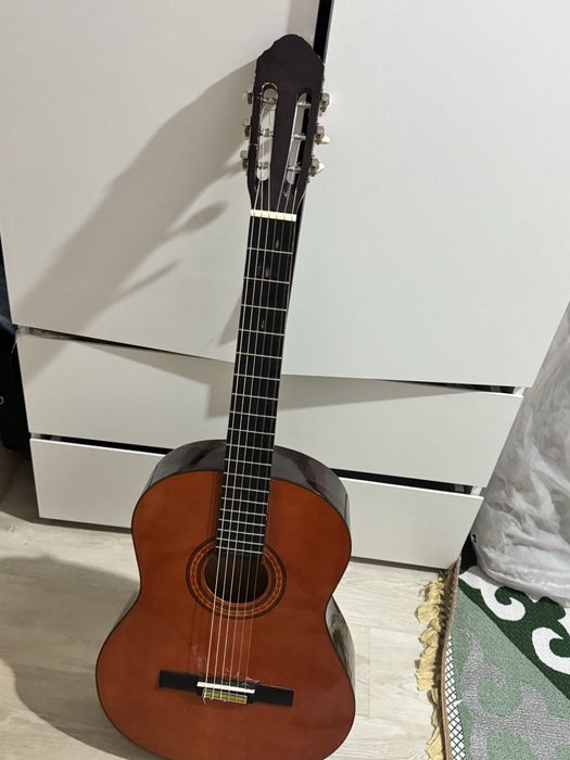 Гитара YAMAHA CG-70W