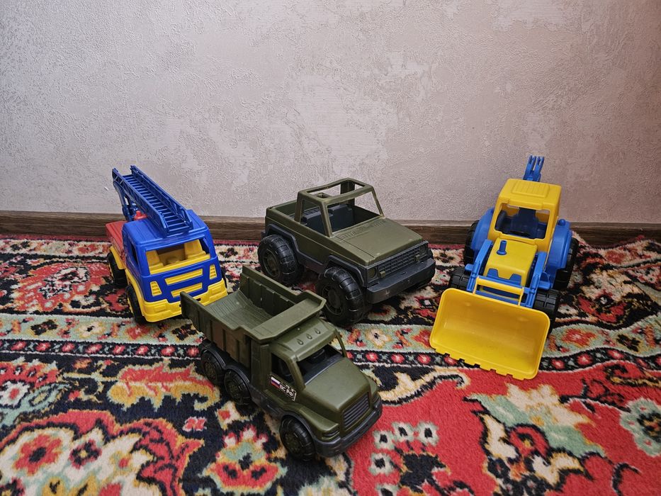 Машинки большие для мальчика пакетом