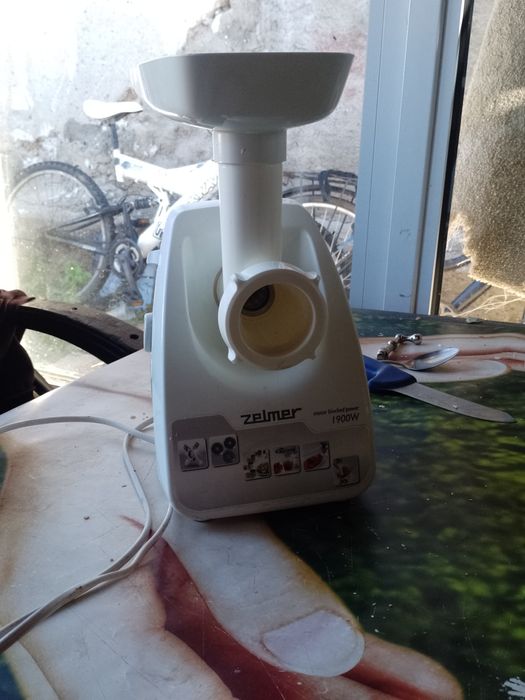 Vând robot de bucătărie