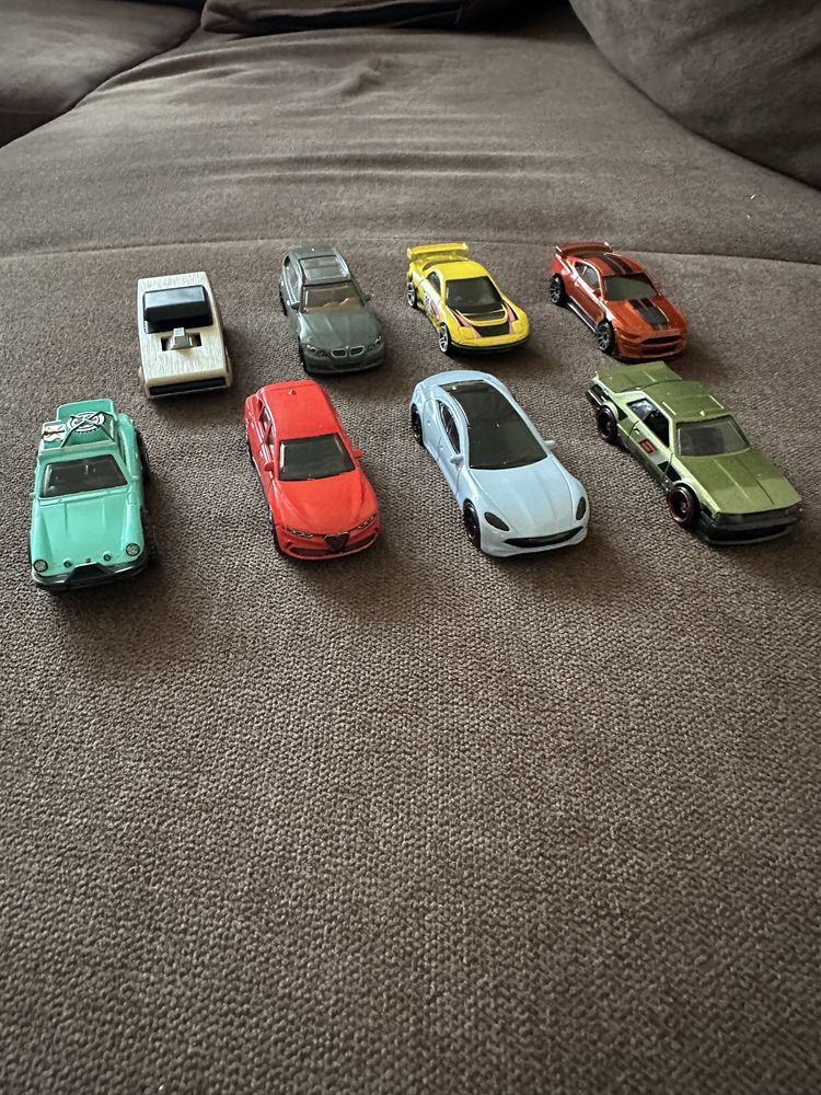 Колички Hot Wheels и Matchbox