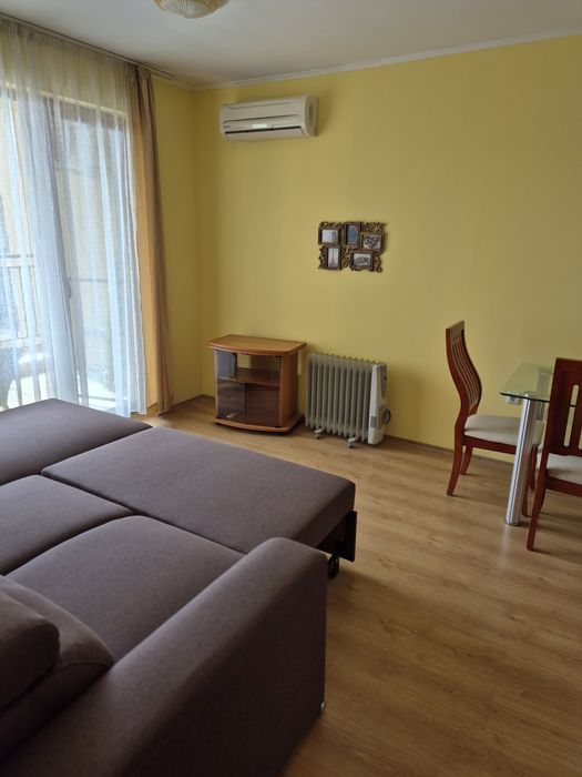 Дава се под наем Двустаен апартамент в Дългопол - 65 кв.м за 629.34 € - Снимка #1