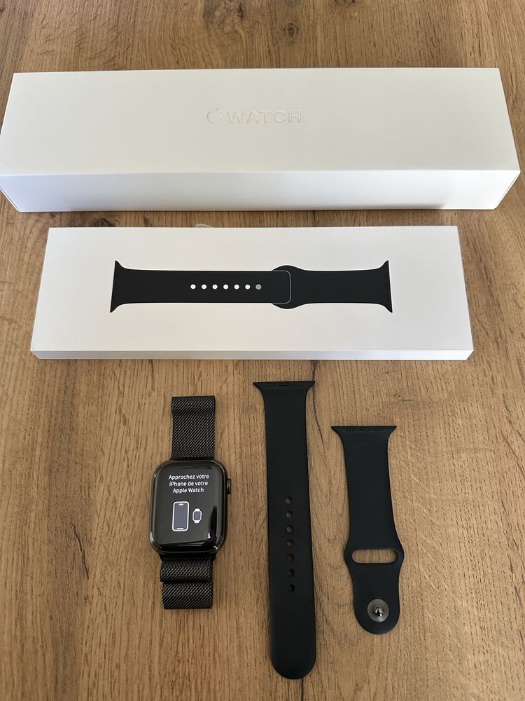 Apple Watch Series 8 45mm Graphite Stainless Steel Cellular