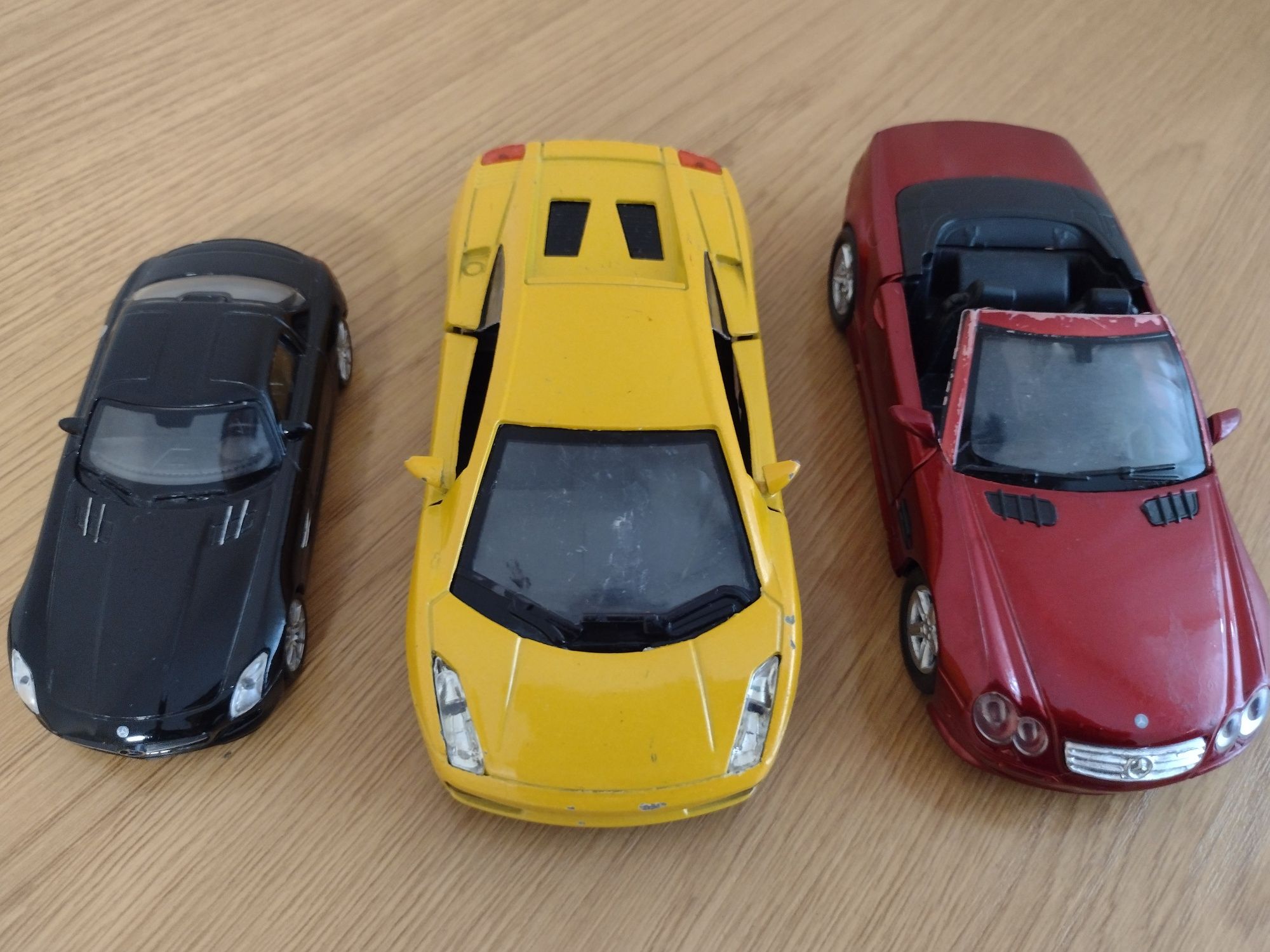Lot mașinuțe (Lamborghini/Mercedes)