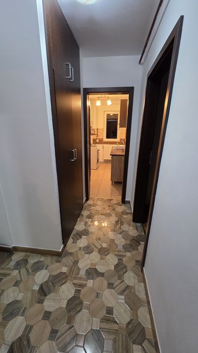 Închiriez apartament 3 camere Vlaicu-Betel Et.2