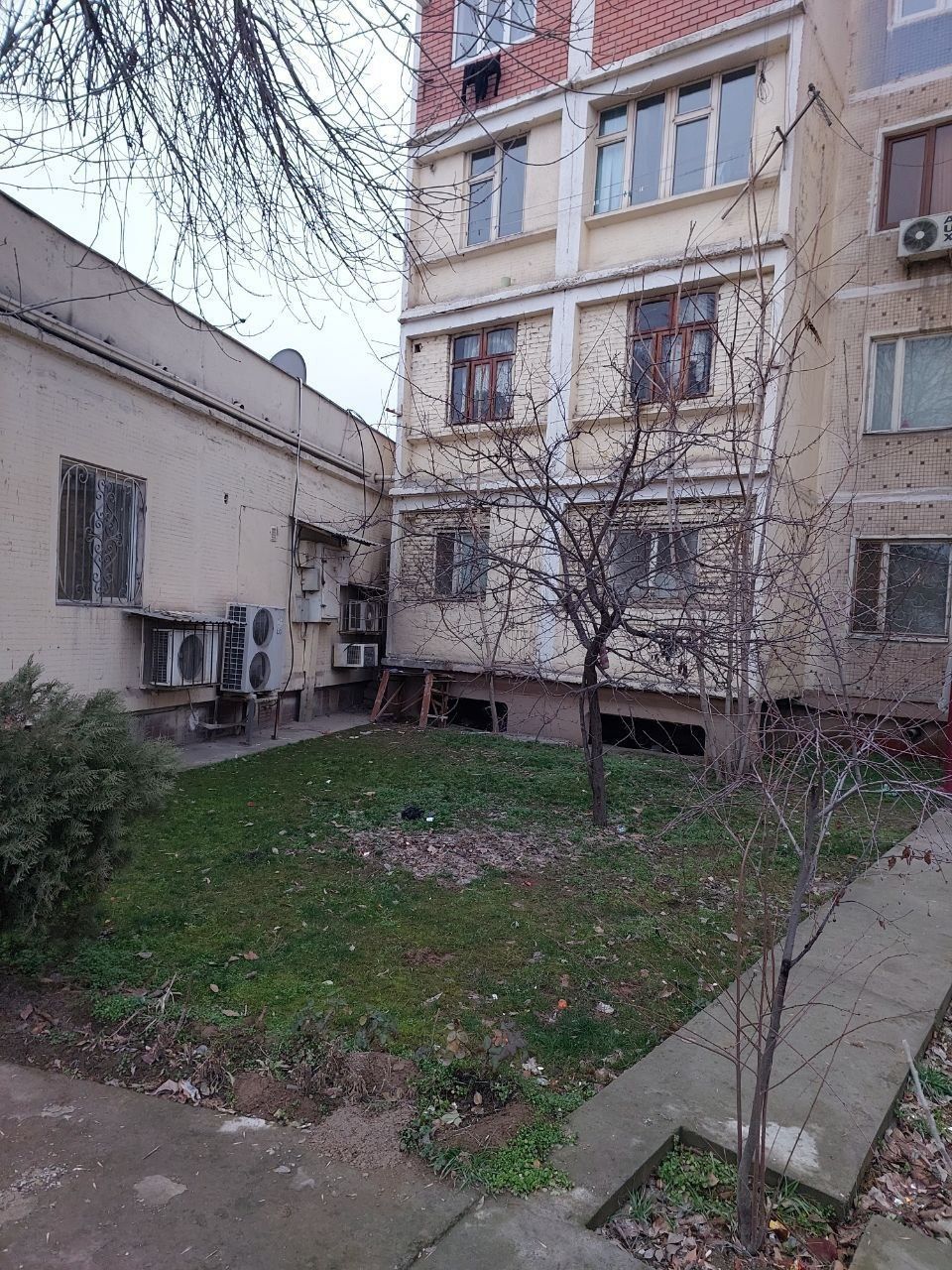 Срочно Продаётся Сергели 4 4/1/5