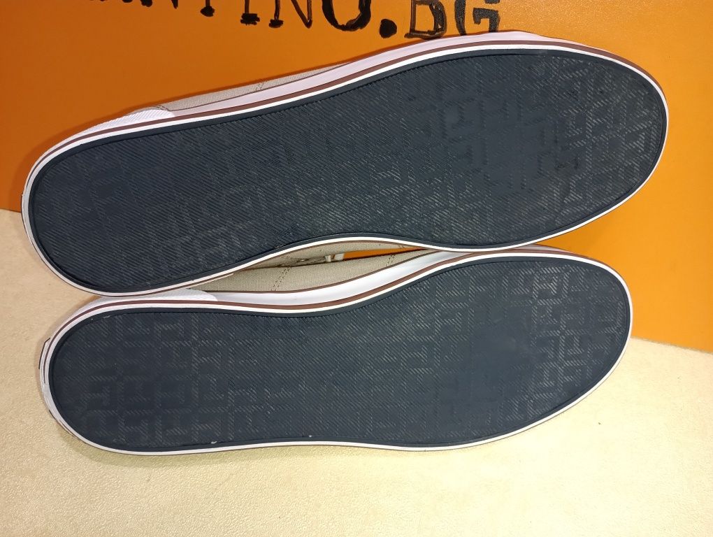 Hilfiger N 44 - 29 лв