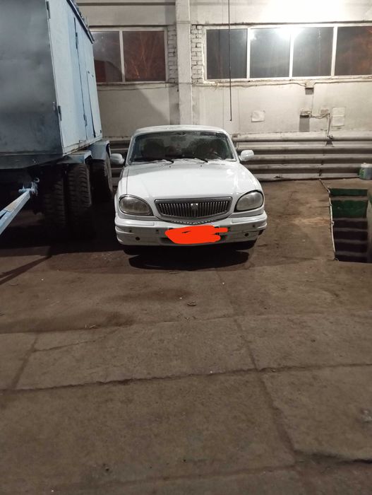 Машина Волга 2004