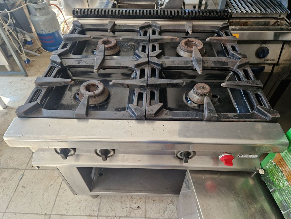 Mașina gătit 4-6 ochiuri cu sau fara banc, din inox