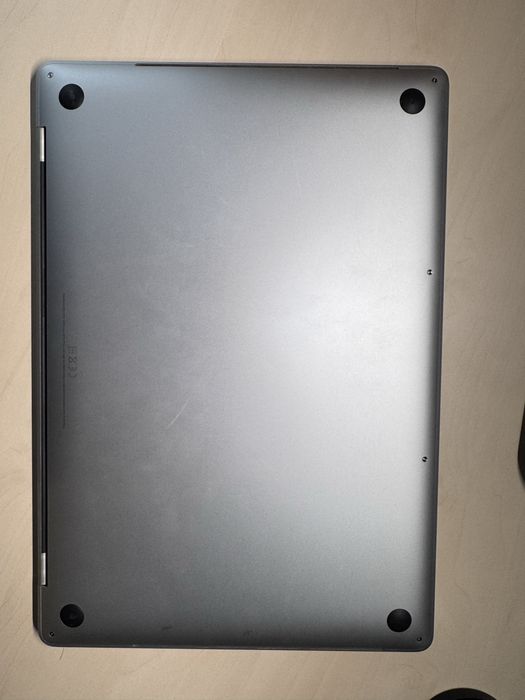 Vand Macbook Pro 16" i9 16GB 1TB