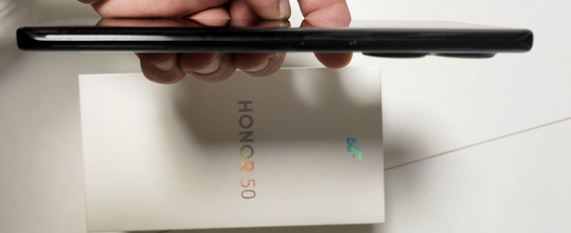 Продавам Honor 50, в отлично състояние.