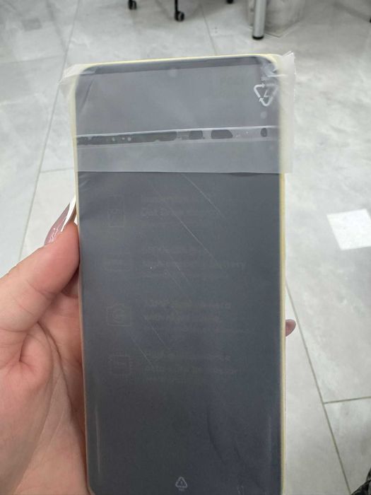 Vand telefoane diferite modele