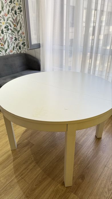 Круглый раздвижной стол Икеа Бьюрста