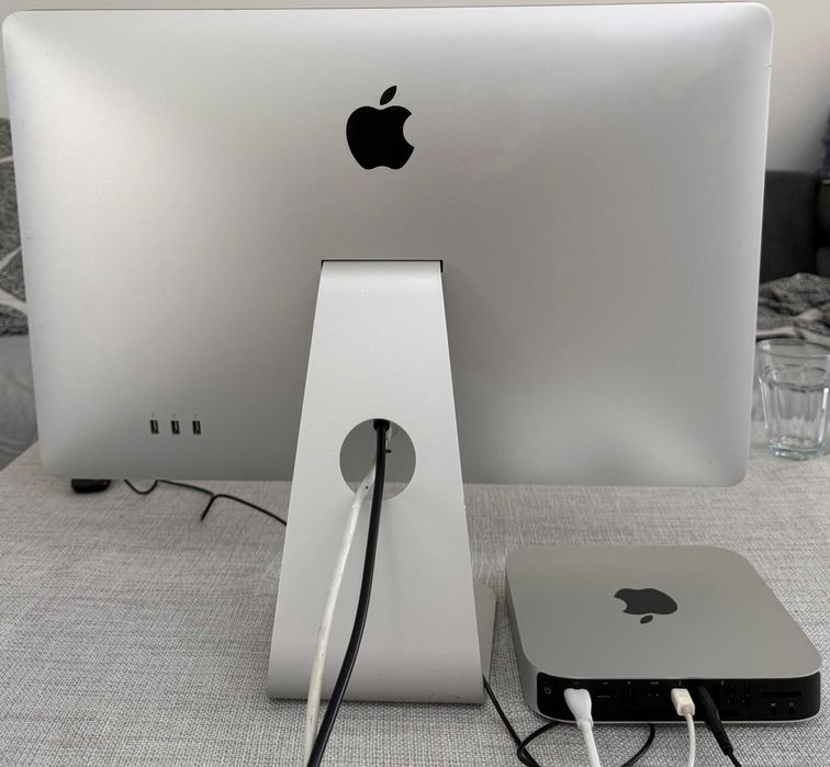 Apple mac mini Intel core i5, 16GB RAM, SSD 250GB + monitor Apple 24"