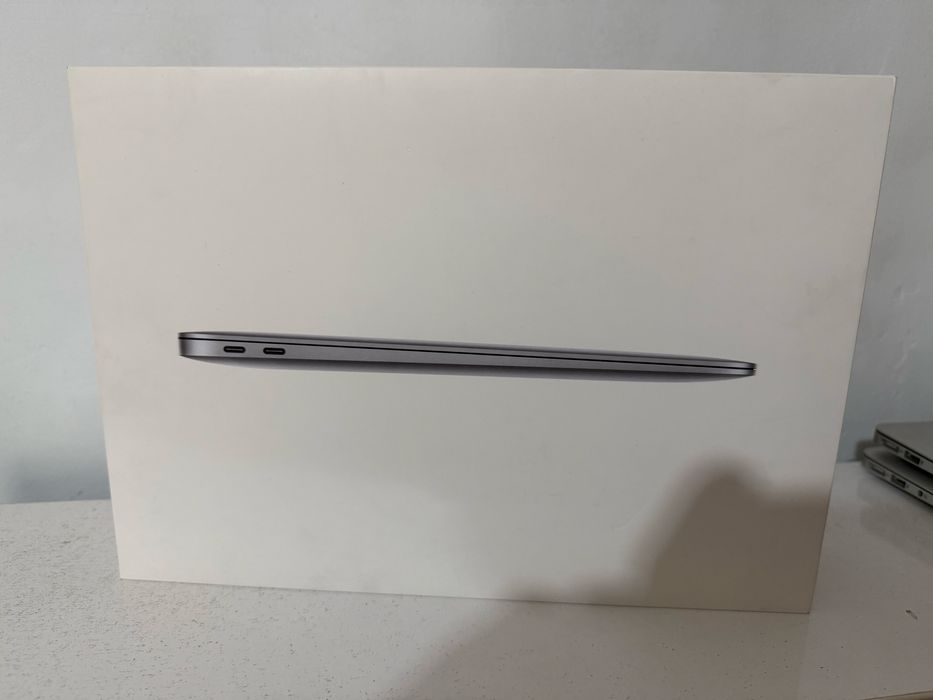 Macbook air M1/8/256/full box