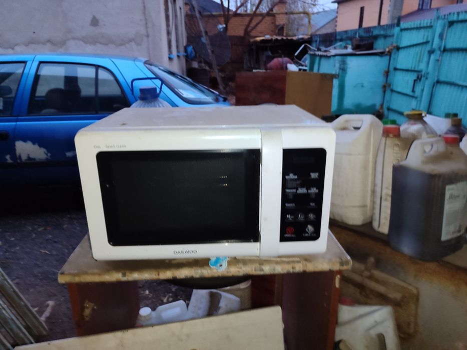 Нерабочая микроволновка daewoo на запчасти