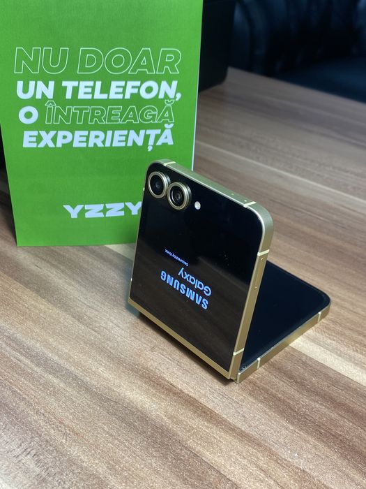 Samsung Galaxy Z Flip6 / Garanție 12 luni / 256 Gb / Foarte bun