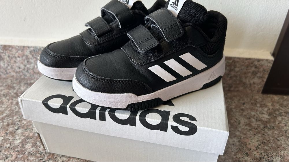 Маратонки Adidas