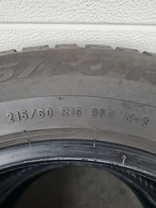 Зимни гуми 2 броя PIRELLI SottoZero3 215 60 R16 дот 3617