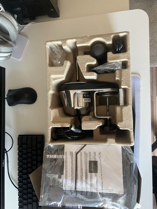 Schimbator de viteze Thrustmaster TH8A