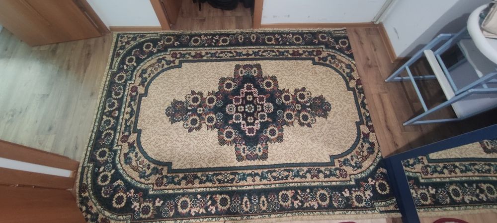Ковер продаётся нормальный