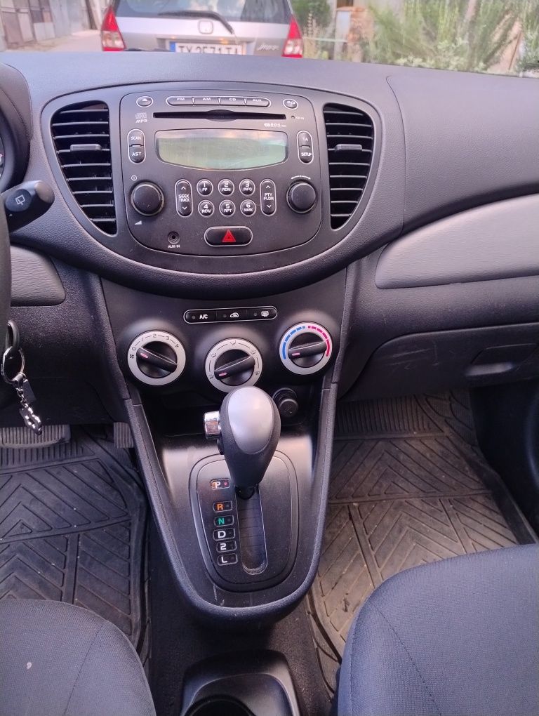 Продавам Hundai i10 1.1