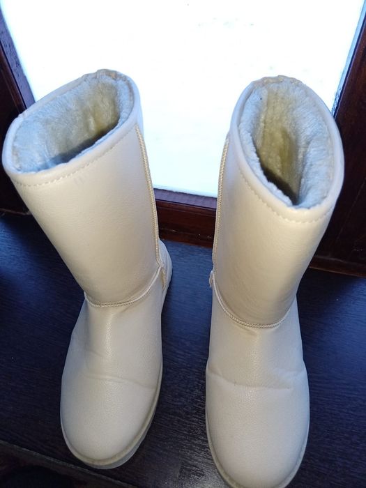 Продаются сапожки