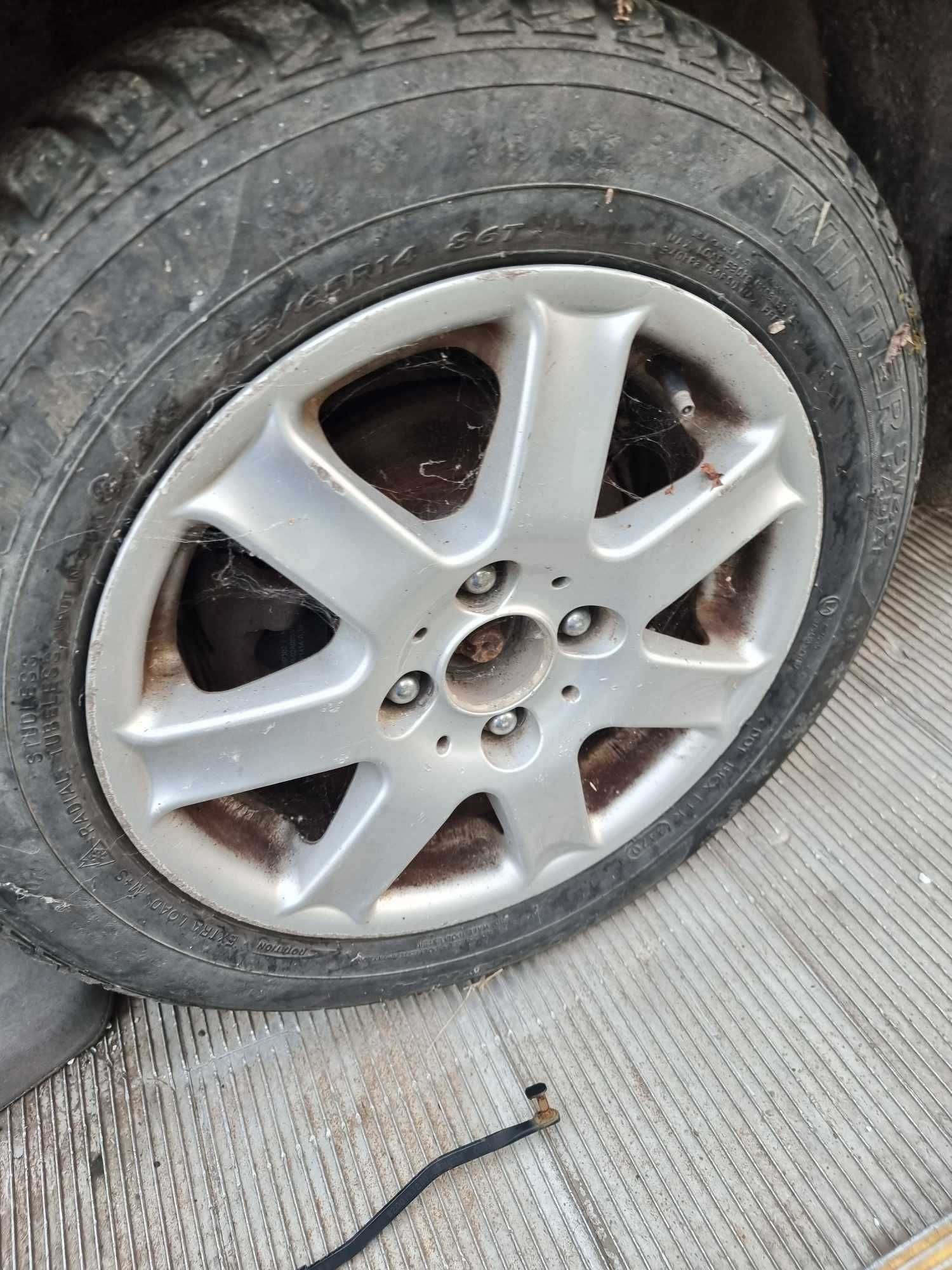 Toyota Yaris 1.0 vvt-i /1.4D4D  На части