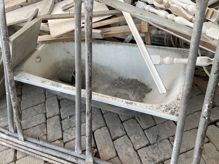 Ванна чугунная холати идеал