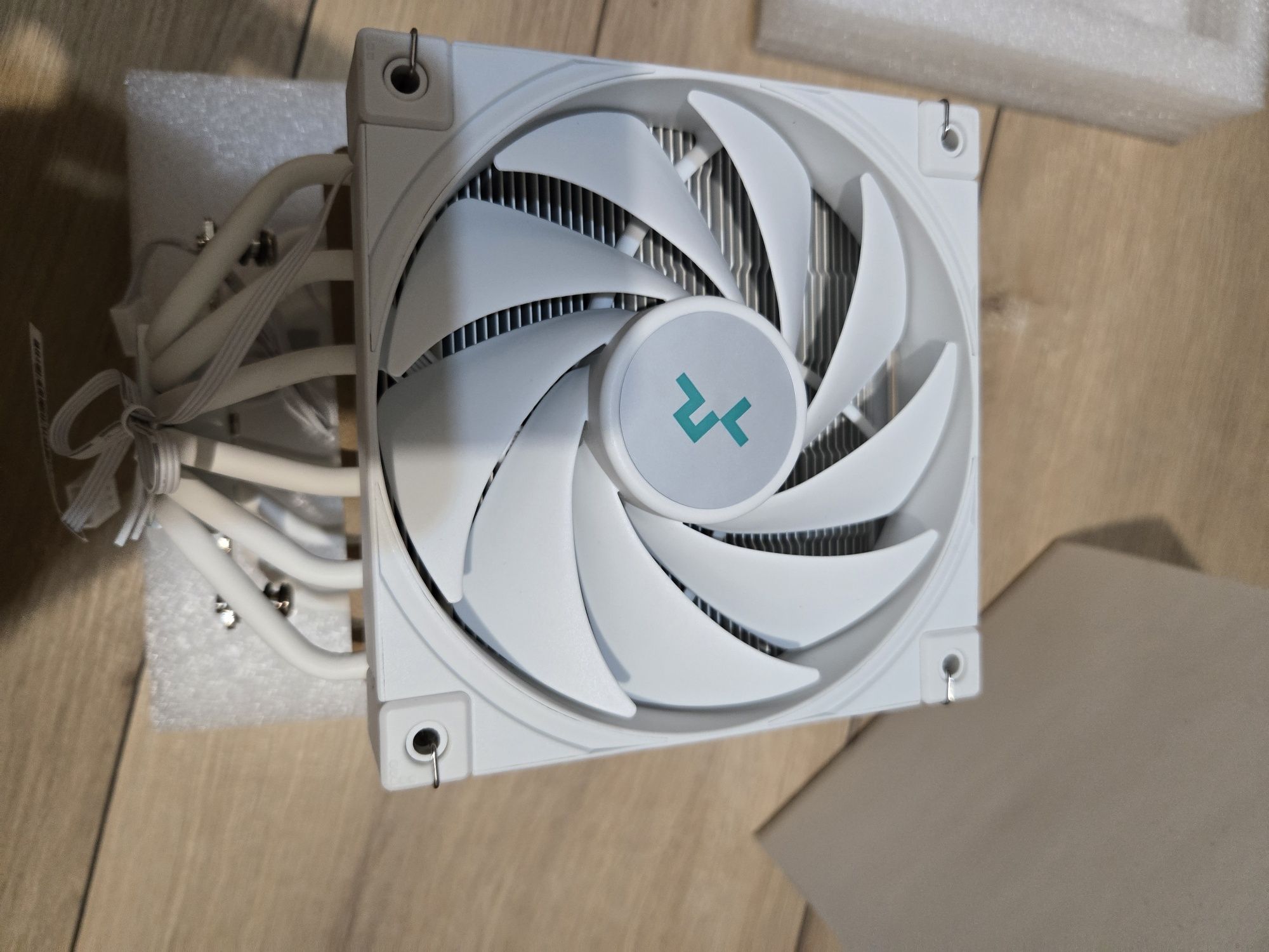 Продам кулер DEEPCOOL AK620 WH