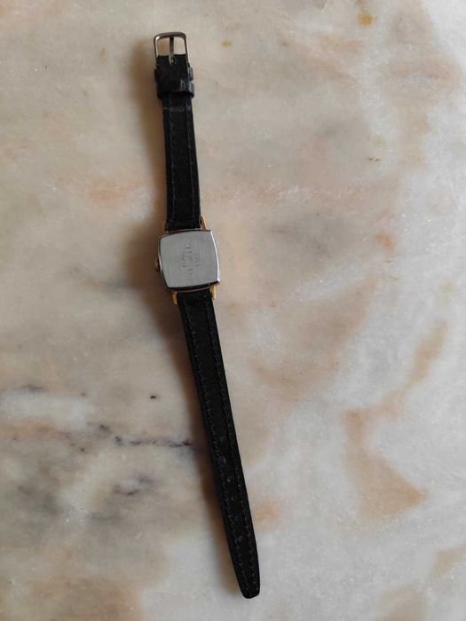 Часовник ЛУЧ дамски