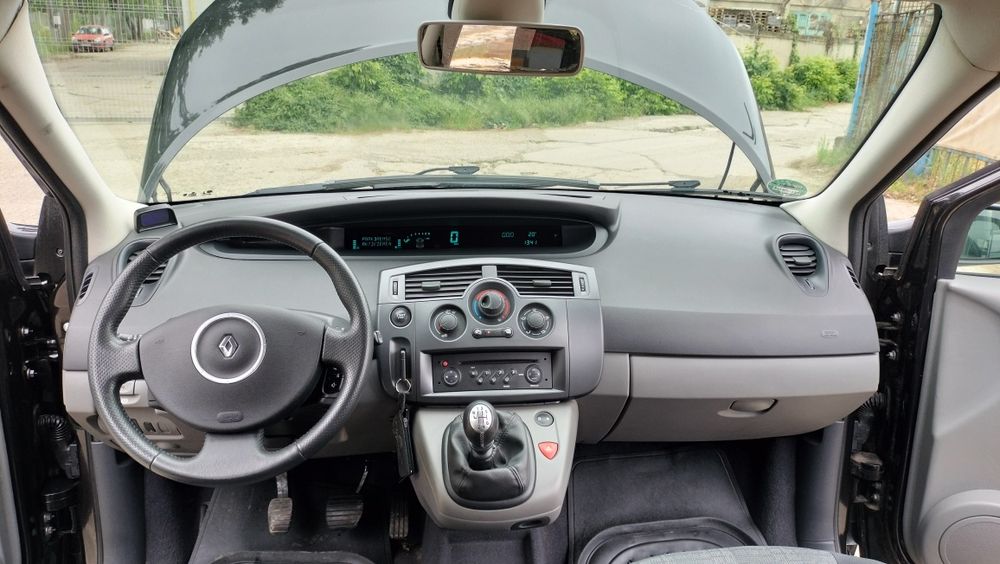 Renault scenic 
PRET R