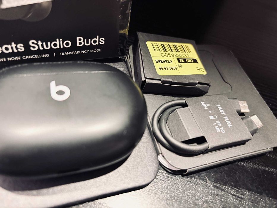 Beats Studio Buds  în Garanție cu  Active Noise Canceling