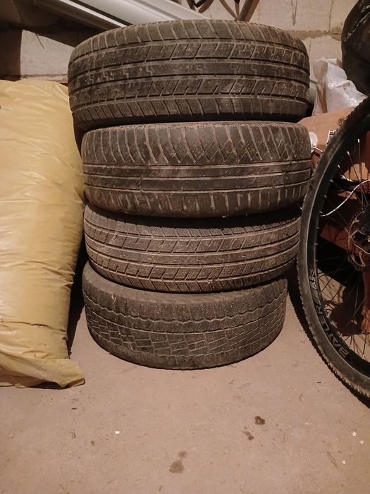 Продам зимний покрышку