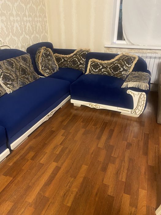Диван в отличном состояний