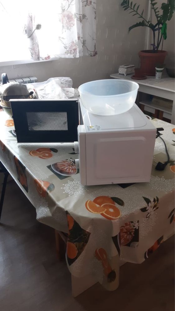 Продам новую микроволновую печь