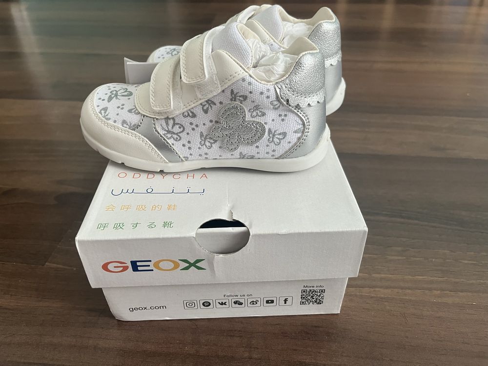 Нови детски обувки geox