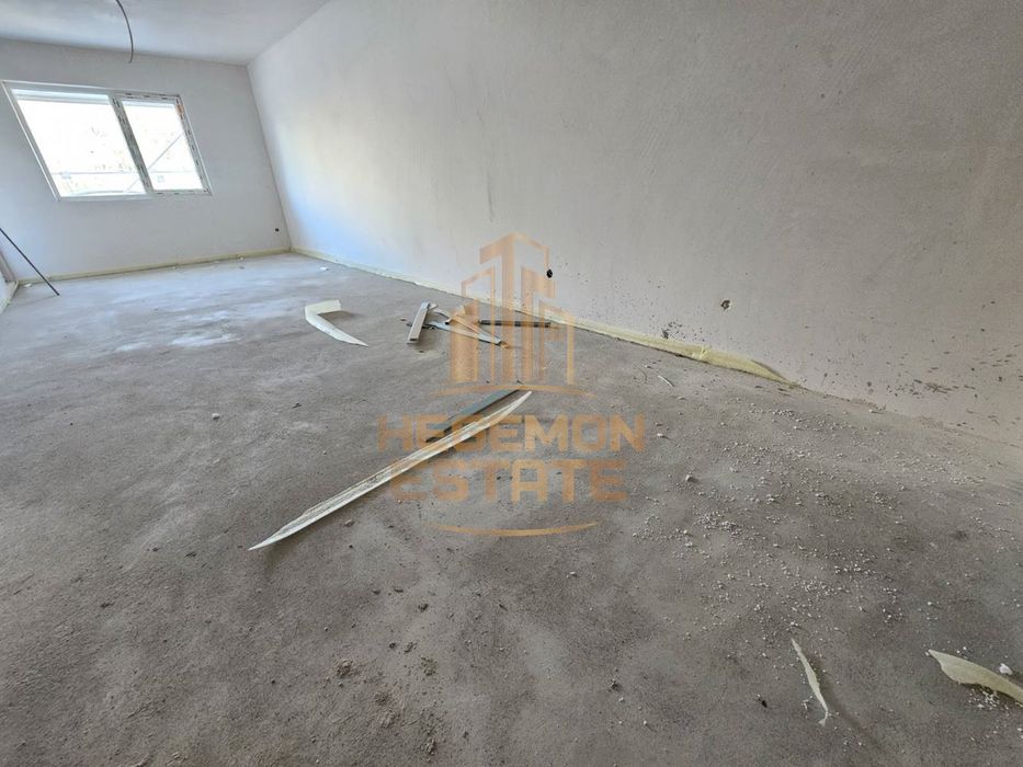 Продава се Двустаен апартамент в Варна, Кайсиева градина - 75 кв.м за 1400 €/кв.м - Снимка #1