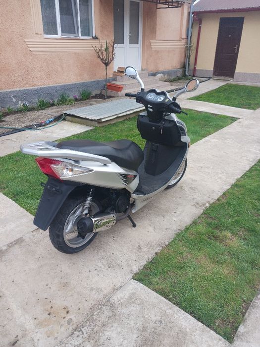 Vând scuter Rex 125 cmc din 2008