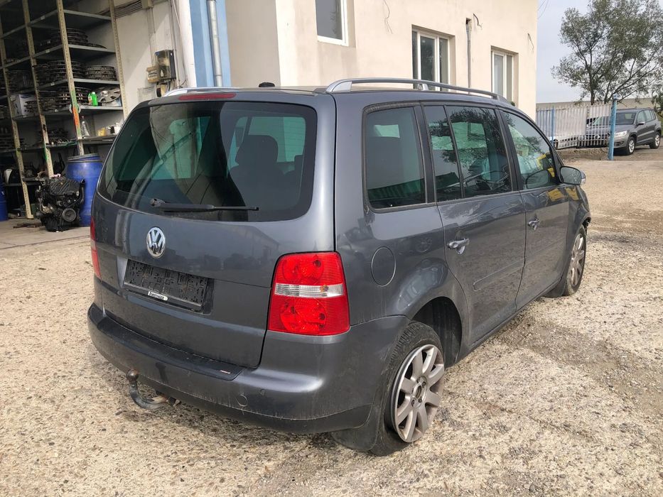 Dezmembrez piese VW Touran