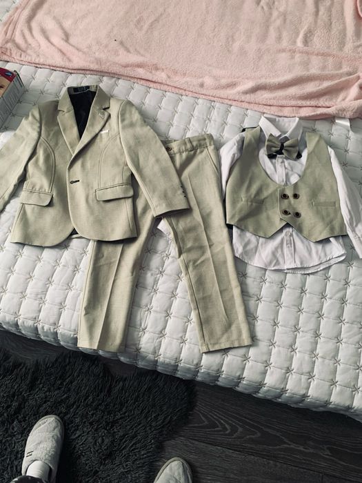 Costum baiat 4 ani