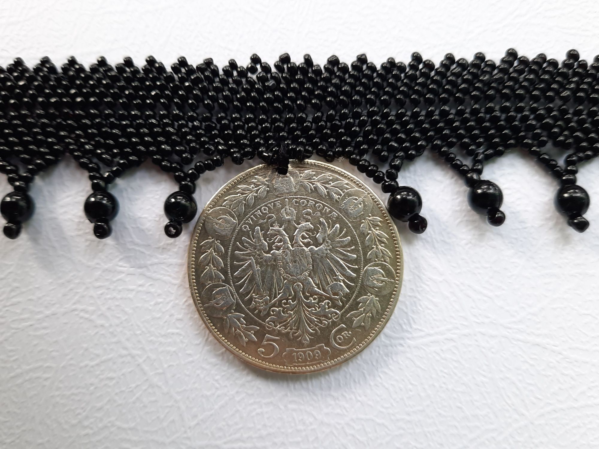 Zgardan din margele, cu moneda de argint - 5 Corona 1909 - G3680