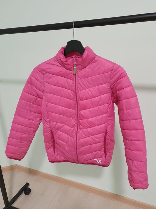 Продам 3 куртки на девочку