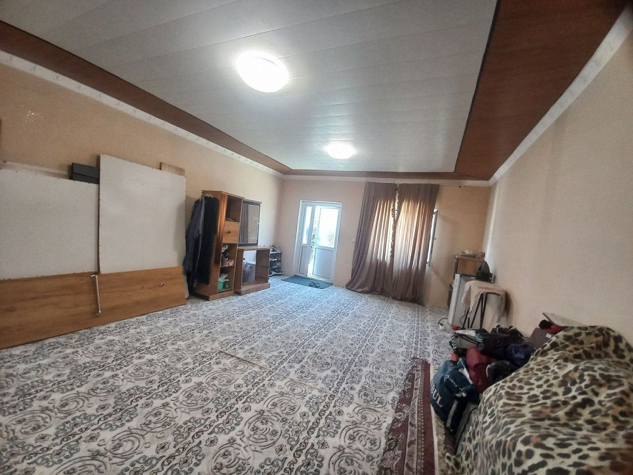 Turar joy hovli sotladi