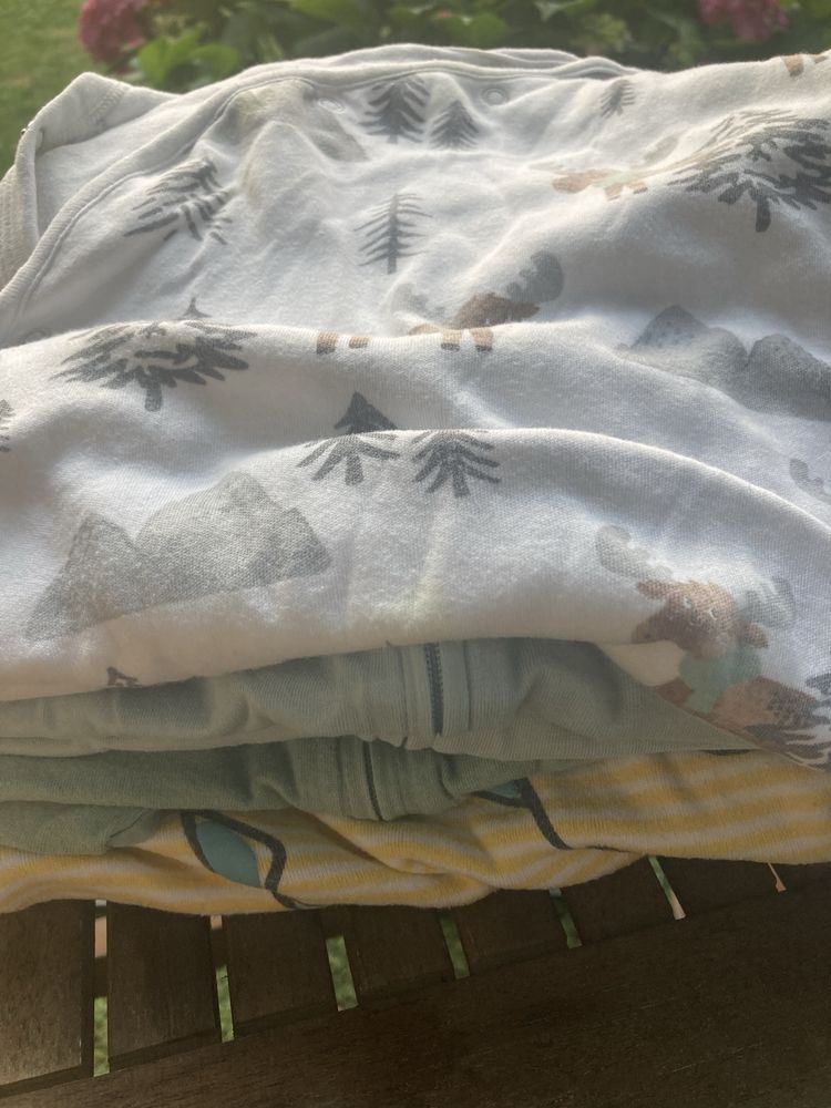 Pijamale si badyuri pentru bebe
