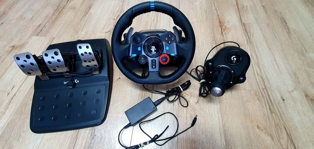 Gaming Volan Logitech G29 Volan+pedal+schimbător+adapter 

Funcționeaz