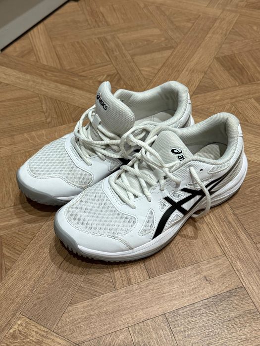 Продам новые кроссовки Asics оригинал