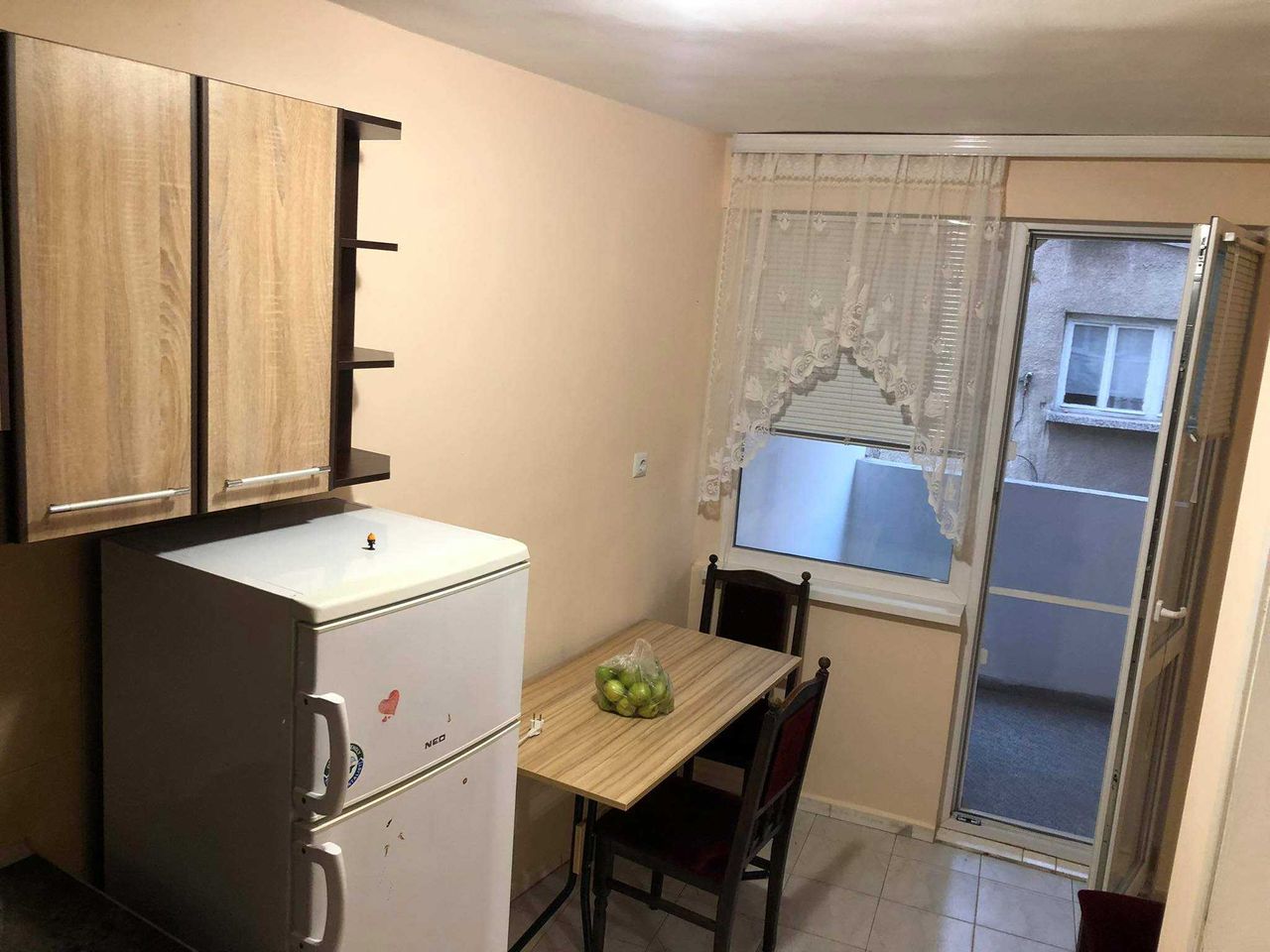 Дава се под наем Тристаен апартамент в Бургас, Център - 92 кв.м за 191.25 € - Снимка #16